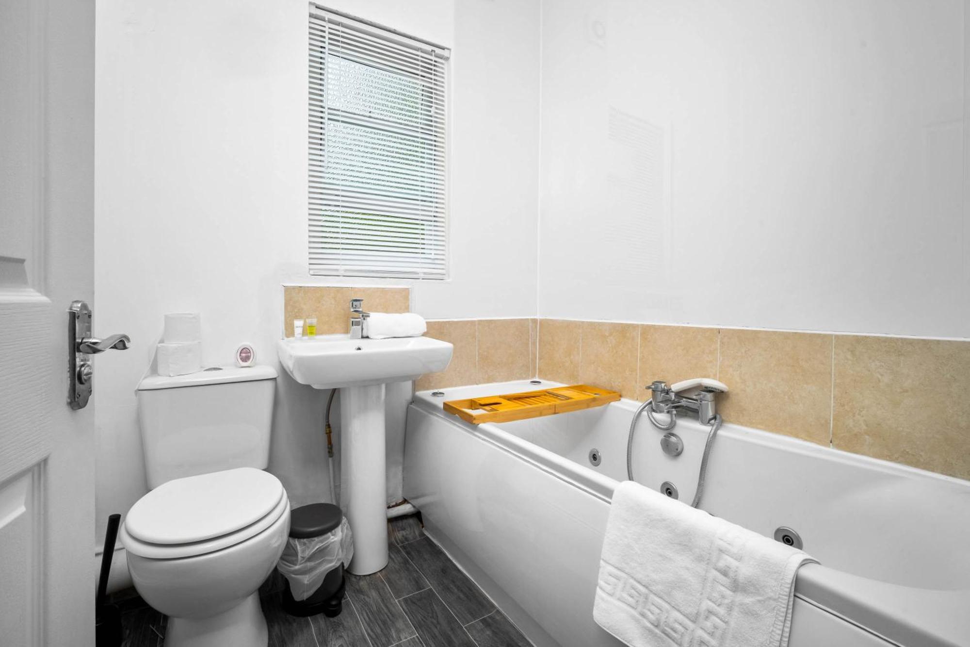 Luxury Apartment - Fast Wifi - Wolverhampton 9Apc Buitenkant foto
